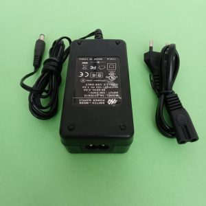 آداپتور سوئیچینگ رومیزی 15V-1.5A با کیفیت بالا