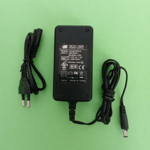 آداپتور سوئیچینگ رومیزی 15V-1.5A با کیفیت بالا