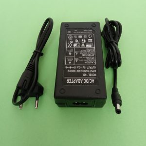 آداپتور سوئیچینگ رومیزی 15V-7A با کیفیت بسیار بالا