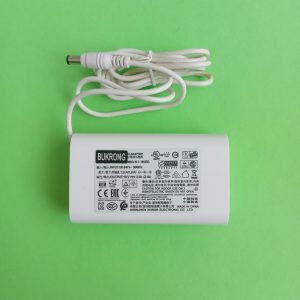 آداپتور سوئیچینگ رومیزی 19V-2.1A با فیش مانیتوری