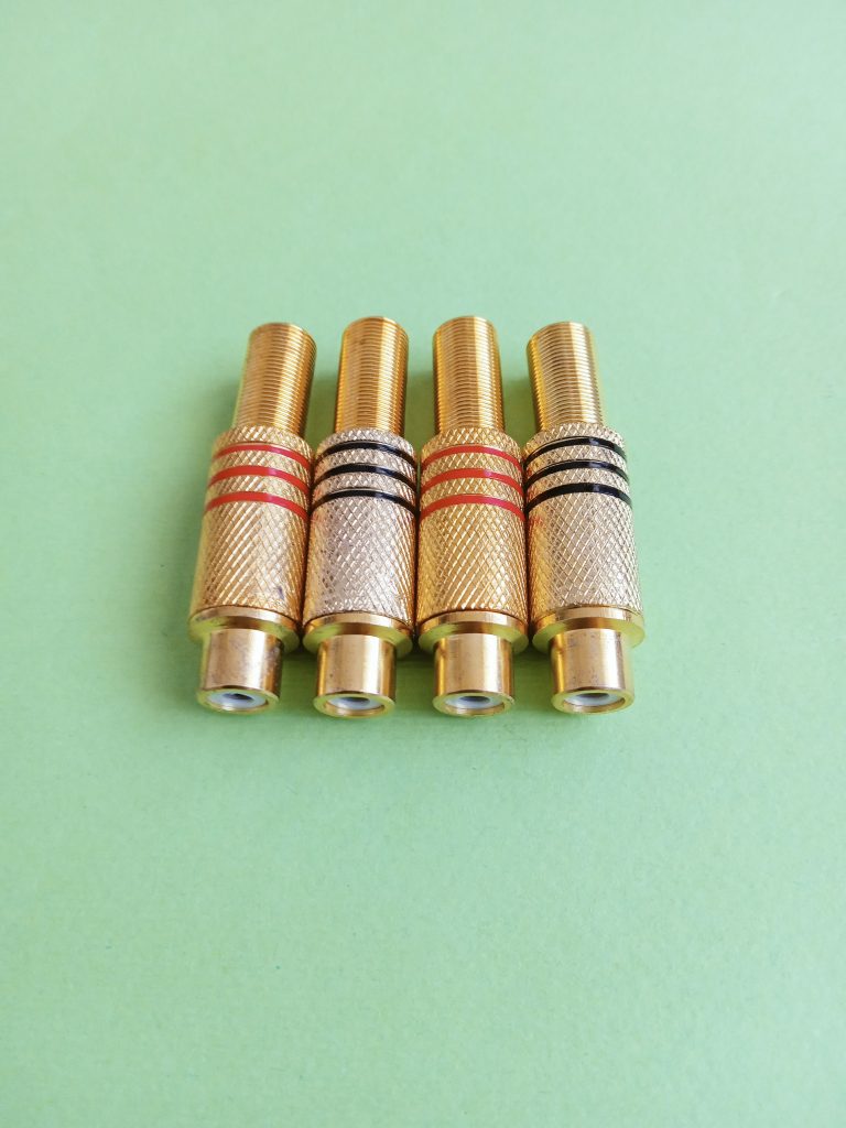 فیش RC مادگی فلزی